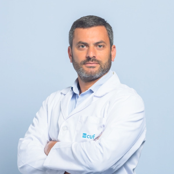 Dr. Miguel Pinheiro Especialista Cirugião Ortopedista Tornozelo e Pé